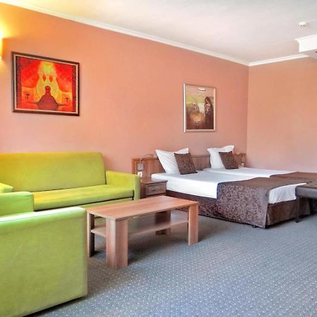 Hotel Real Пловдив Экстерьер фото